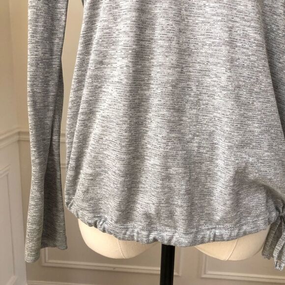Columbia Kickin It Top Drawcord Hem Grey M - Picture 3 of 6